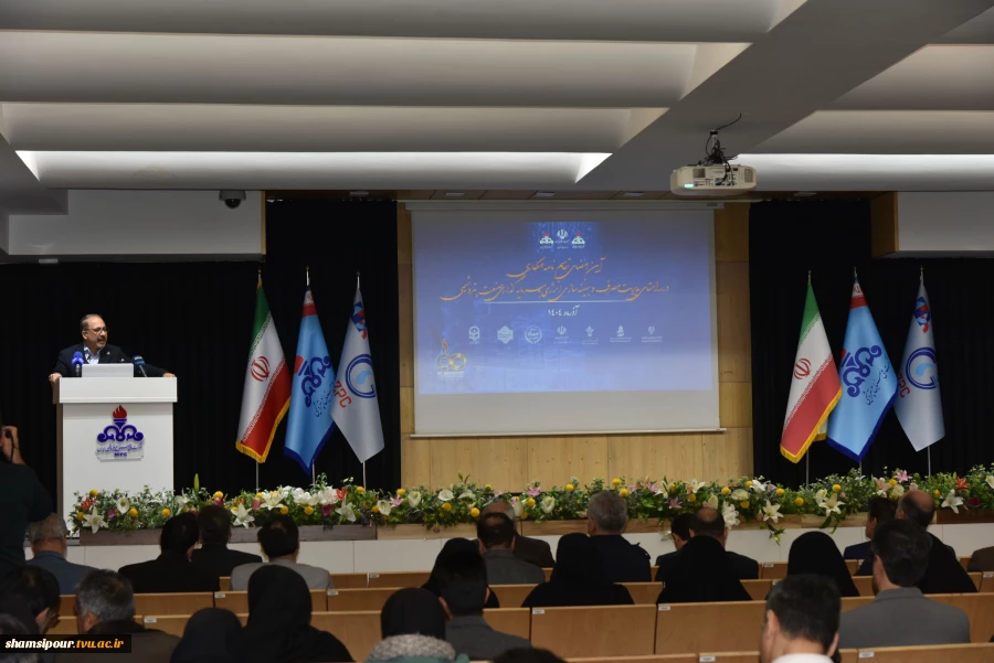 امضای تفاهم‌نامه همکاری بین دانشگاه ملی مهارت و شرکت ملی صنایع پتروشیمی 7