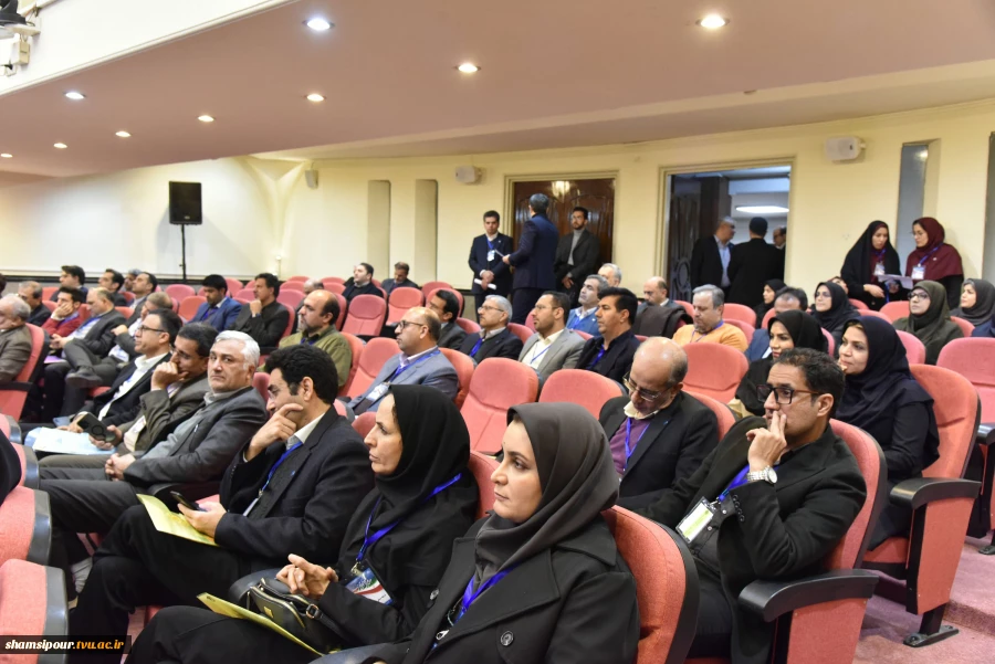 رئیس دانشگاه ملی مهارت در همایش گرامی‌داشت هفته ملی پژوهش و فناوری:
این دانشگاه، دانشجویی برای ماندن در ایران تربیت می‌کند/ پژوهش‌های ما باید متناسب با بازار کار و صنعت باشد/ پژوهش باید به کمک آموزش بیاید تا این دانشگاه موفق باشد.
 9