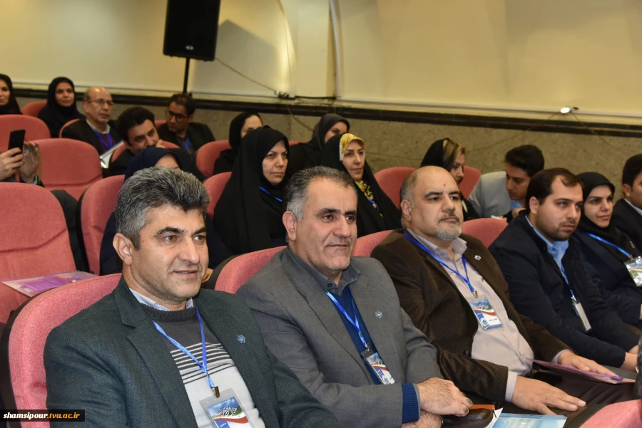 رئیس دانشگاه ملی مهارت در همایش گرامی‌داشت هفته ملی پژوهش و فناوری:
این دانشگاه، دانشجویی برای ماندن در ایران تربیت می‌کند/ پژوهش‌های ما باید متناسب با بازار کار و صنعت باشد/ پژوهش باید به کمک آموزش بیاید تا این دانشگاه موفق باشد. 3