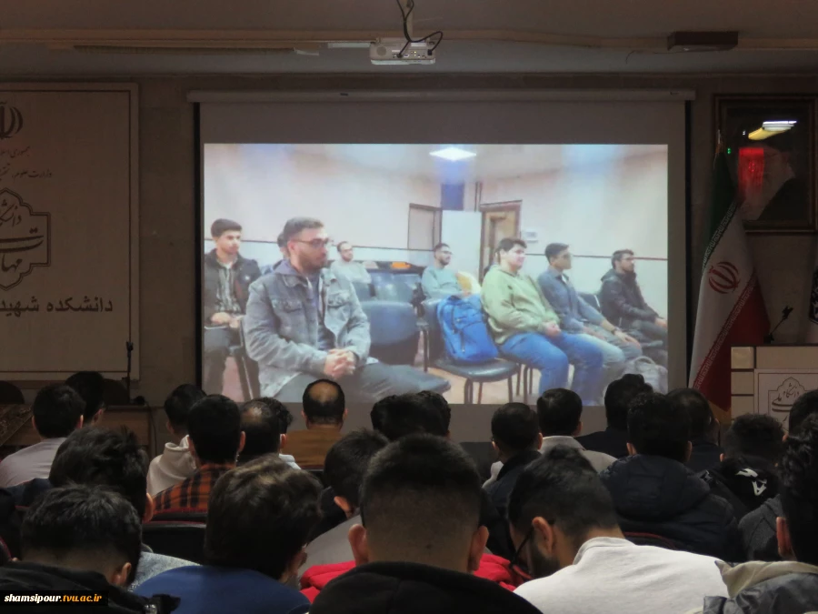 اختتامیه سومین دوره «ایده‌شو مهارت‌آفرین» با حضور رئیس دانشکده و تقدیر از داوران و ایده‌های برتر 11