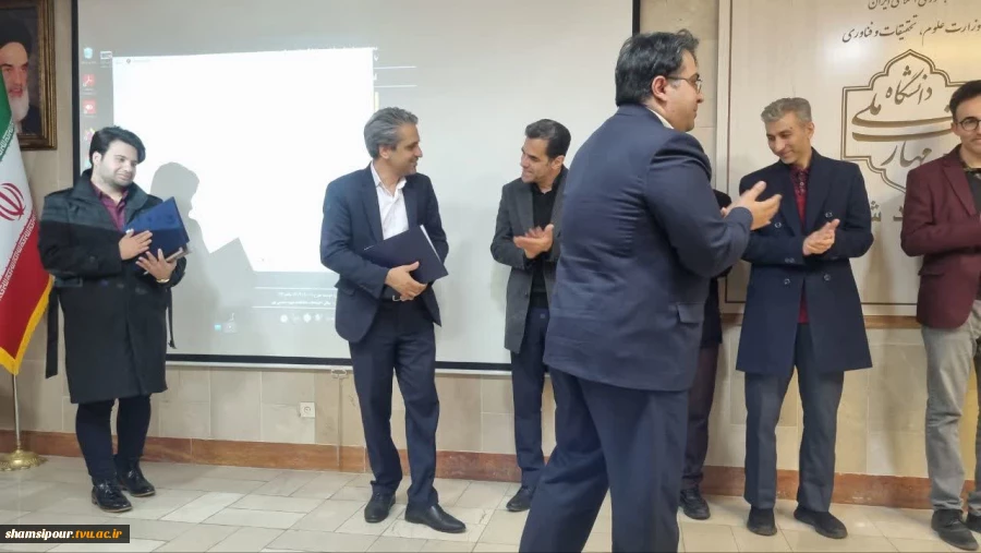 اختتامیه سومین دوره «ایده‌شو مهارت‌آفرین» با حضور رئیس دانشکده و تقدیر از داوران و ایده‌های برتر 16