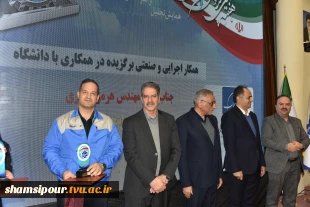 با حضور سرپرست معاونت پژوهشی وزارت علوم، تحقیقات و فناوری و رئیس دانشگاه ملی مهارت صورت گرفت؛
تجلیل از سرآمدان پژوهش و فناوری دانشگاه ملی مهارت در همایش گرامی‌داشت هفته ملی پژوهش و فناوری 19