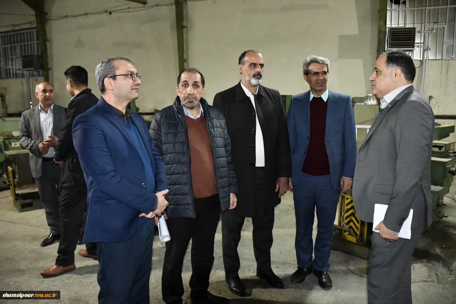 در بازدید رئیس دانشگاه ملی مهارت از مرکز رشد واحدهای فناور کردستان مطرح شد:
تجاری‌سازی ایده‌های مهارت‌محور، پیشران اشتغال‌زایی پایدار است. 7