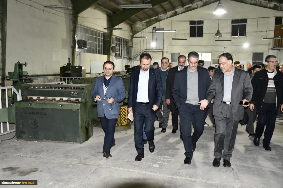 در بازدید رئیس دانشگاه ملی مهارت از مرکز رشد واحدهای فناور کردستان مطرح شد:
تجاری‌سازی ایده‌های مهارت‌محور، پیشران اشتغال‌زایی پایدار است. 8