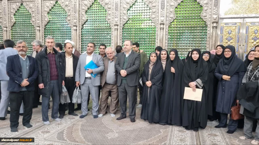 با حضور معاونان، مدیران و کارکنان دانشکده شهید شمسی پور؛
مراسم تجدید میثاق با آرمان‌های انقلاب اسلامی و تجدید عهد با مقام معظم رهبری برگزار شد. 2