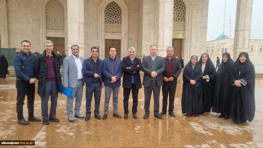 با حضور معاونان، مدیران و کارکنان دانشکده شهید شمسی پور؛
مراسم تجدید میثاق با آرمان‌های انقلاب اسلامی و تجدید عهد با مقام معظم رهبری برگزار شد. 2