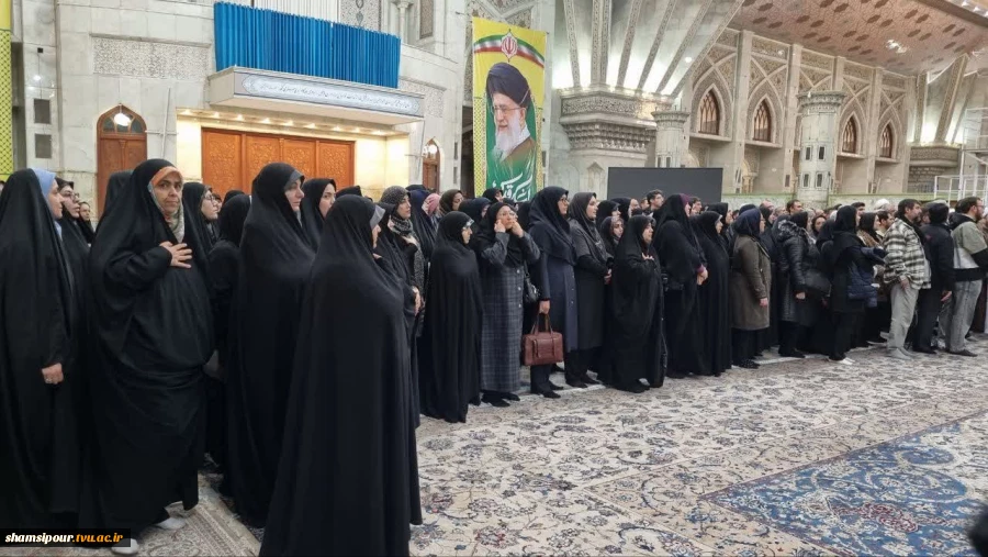 با حضور معاونان، مدیران و کارکنان دانشکده شهید شمسی پور؛
مراسم تجدید میثاق با آرمان‌های انقلاب اسلامی و تجدید عهد با مقام معظم رهبری برگزار شد. 2