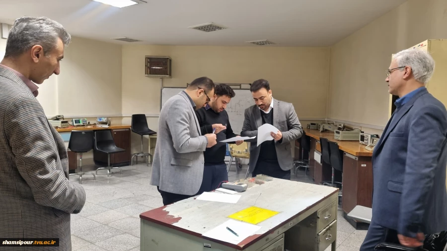 مصاحبه علمی و آزمون عملی (PE) متقاضیان جذب اعضای هیأت علمی فراخوان شهریور 1401 رشته مهندسی کامپیوتر و برق به میزبانی دانشکده شهید شمسی پور 4