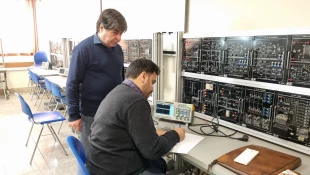 مصاحبه علمی و آزمون عملی (PE) متقاضیان جذب اعضای هیأت علمی فراخوان شهریور 1401 رشته مهندسی کامپیوتر و برق به میزبانی دانشکده شهید شمسی پور 8