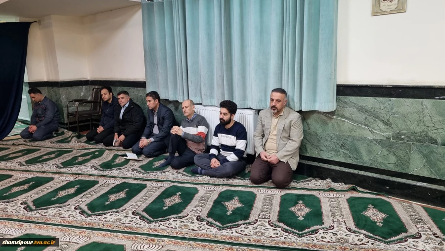 برگزاری مراسم معنوی زیارت عاشورا در دانشکده شهید شمسی پور 2