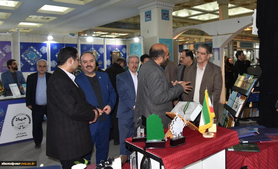 با حضور دکتر زمانی افتتاح شد؛
بخش دانشگاهی سی و سومین نمایشگاه بین‌المللی قرآن کریم با میزبانی دانشگاه ملی مهارت 13