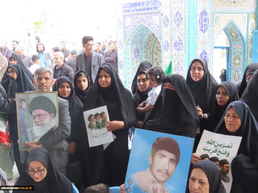 حضور پر شور دانشگاهیان دانشگاه ملی مهارت در آیین چهلمین روز شهادت رهبر شهید، قائد امت، همگام با مردم سراسر کشور 21