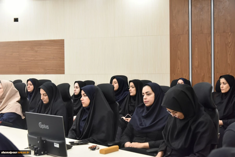 نشست رئیس و هیئت رئیسه دانشگاه با کارکنان سازمان مرکزی به مناسبت سال نو 5