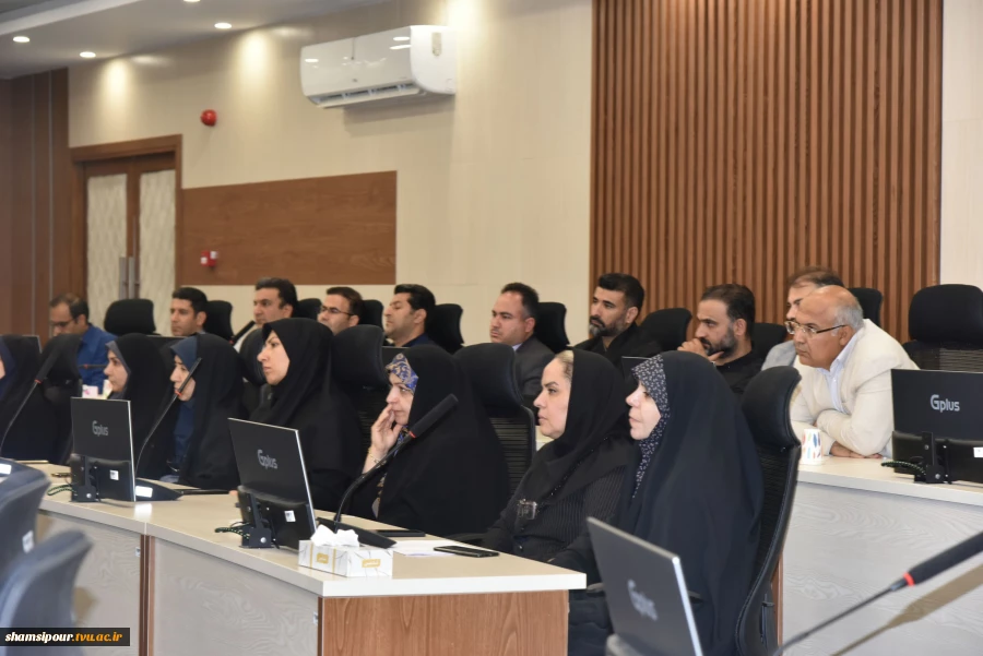 نشست رئیس و هیئت رئیسه دانشگاه با کارکنان سازمان مرکزی به مناسبت سال نو 7