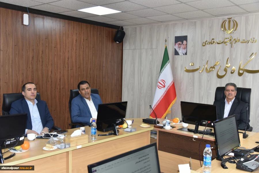 برگزاری جلسه نقش‌آفرینی دانشگاه در بازسازی و تاب‌آوری اجتماعی پس از جنگ تحمیلی رمضان 3