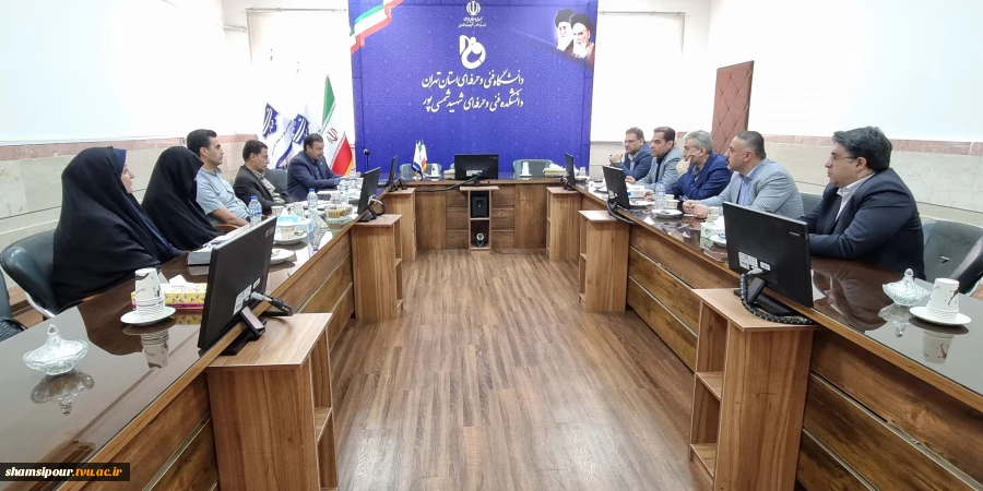 بازدید مدیرکل دفتر بودجه دانشگاه ملی مهارت از دانشکده شهید شمسی‌پور
با تأکید بر توسعه زیرساخت‌های رفاهی و آموزشی 2
