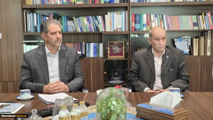 به منظور پیگیری نامه رؤسای سه دانشگاه پهنه گستر کشور، با موضوع افزایش حقوق کارمندان دانشگاه‌ها صورت گرفت؛
دیدار روسای دانشگاه ملی مهارت، پیام نور و علمی کاربردی با معاون رئیس جمهور و رئیس سازمان اداری و استخدامی کشور 5