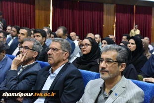 رئیس دانشگاه ملی مهارت در جشنواره سرآمدی آموزش استان تهران:
دانشگاه ملی مهارت می تواند معمار دانشگاه‌های مهارتی کشور باشد و اصولی مثل تعیین استاندارد، تربیت مربی و تضمین کیفیت را راهبری نماید/ استاد سرآمد کسی است که دانش را به مهارت تبدیل کند. 18