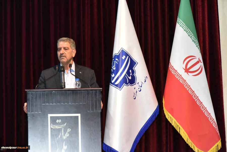 رئیس دانشگاه ملی مهارت در جشنواره سرآمدی آموزش استان تهران:
دانشگاه ملی مهارت می تواند معمار دانشگاه‌های مهارتی کشور باشد و اصولی مثل تعیین استاندارد، تربیت مربی و تضمین کیفیت را راهبری نماید/ استاد سرآمد کسی است که دانش را به مهارت تبدیل کند. 58