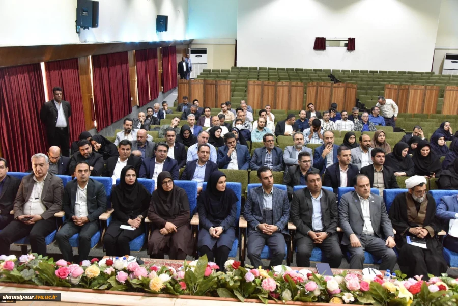 رئیس دانشگاه ملی مهارت در جشنواره سرآمدی آموزش استان تهران:
دانشگاه ملی مهارت می تواند معمار دانشگاه‌های مهارتی کشور باشد و اصولی مثل تعیین استاندارد، تربیت مربی و تضمین کیفیت را راهبری نماید/ استاد سرآمد کسی است که دانش را به مهارت تبدیل کند. 62