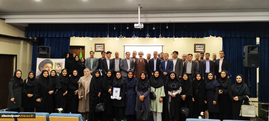 رئیس دانشگاه ملی مهارت در آیین تجلیل از سرآمدان آموزشی دانشگاه ملی مهارت واحد استانی اصفهان:
تدوین مسیرهای آموزشی مبتنی بر چارچوب‌های ملی و بین‌المللی صلاحیت حرفه‌ای و همچنین سند آمایش رشته‌های مهارتی در دستور کار دانشگاه قرار دارد. 3