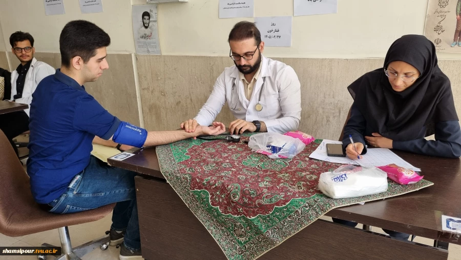 طرح غربالگری سلامت در دانشکده؛ سنجش فشار خون، قند خون و توزیع ویتامین D در هفته سلامت 1405 8