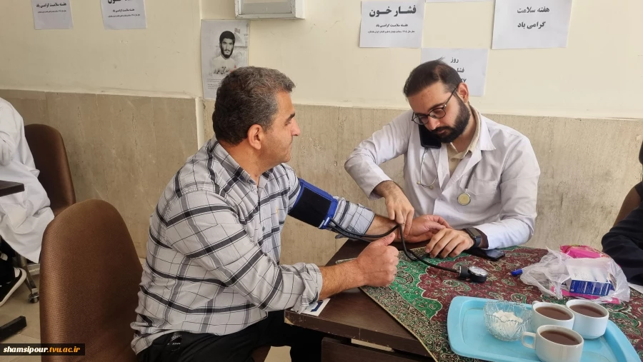 طرح غربالگری سلامت در دانشکده؛ سنجش فشار خون، قند خون و توزیع ویتامین D در هفته سلامت 1405 13