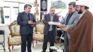 دیدار رئیس دانشکده شهید شمسی‌پور در جمع خانواده  دانشجوی شهید مهدی حسینی؛ 
  روایت ایثار و پایداری 4