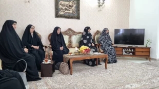 دیدار رئیس دانشکده شهید شمسی‌پور در جمع خانواده  دانشجوی شهید مهدی حسینی؛ 
  روایت ایثار و پایداری 5
