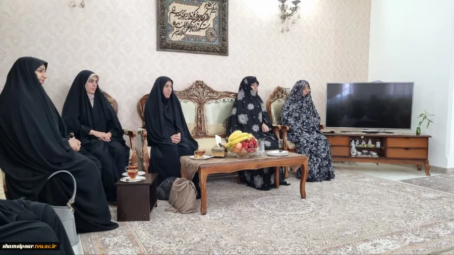 دیدار رئیس دانشکده شهید شمسی‌پور در جمع خانواده  دانشجوی شهید مهدی حسینی؛ 
  روایت ایثار و پایداری 5