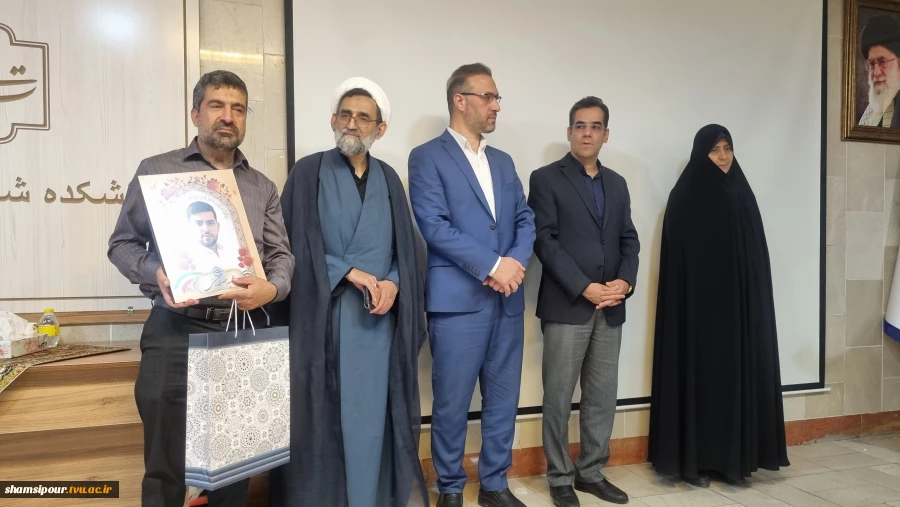 آیین تجدید میثاق با خانواده‌های شهدای والا مقام جنگ رمضان به مناسبت  بزرگداشت روز شهدای خدمت در دانشکده شهید شمسی پور 20
