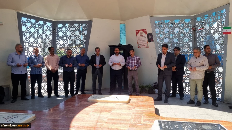 غبارروبی و عطر افشانی مزار شهدای گمنام به مناسبت سوم خرداد سالروز آزاد سازی خرمشهر   8