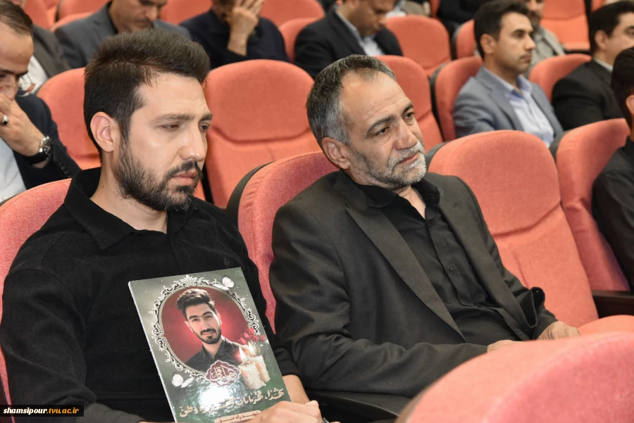 در یادواره شهدای خانواده بزرگ دانشگاه ملی مهارت در جنگ رمضان تأکید شد؛
لزوم بازخوانی سیره شهدا و ثبت میراث ماندگار دفاع مقدس در دانشگاه‌ها 9