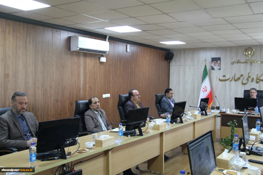 برگزاری نشست وبیناری هم‌اندیشی هیئت رئیسه دانشگاه با اعضای هیئت علمی 4