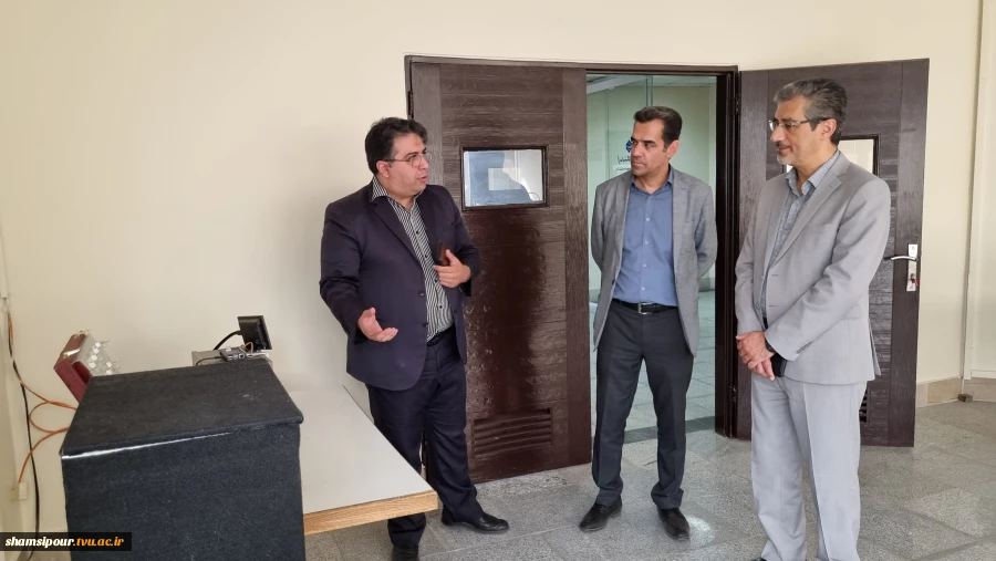 بازدید معاون آموزشی دانشگاه ملی مهارت از دانشکده شهید شمسی پور؛
   تأکید بر  ارتقای کیفیت آموزش ، توسعه زیر ساخت ها و بهبود شرایط آموزشی دانشجویان 13