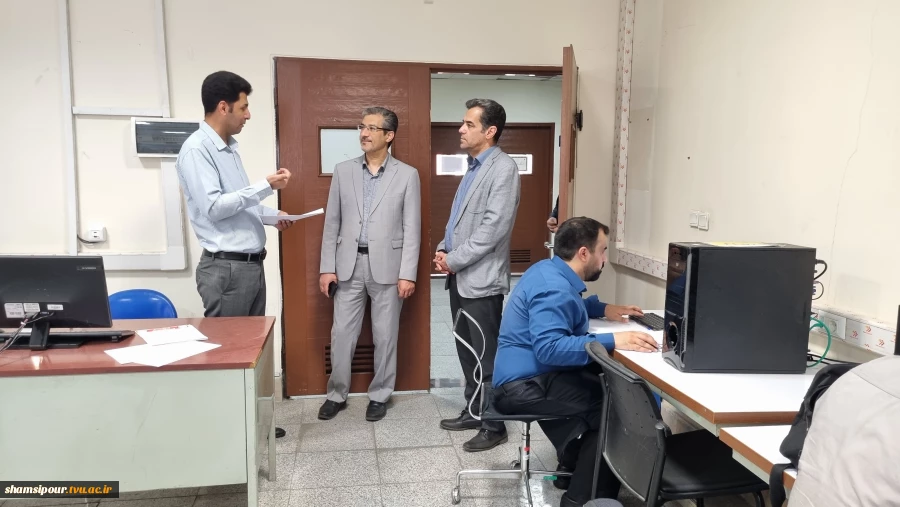 بازدید معاون آموزشی دانشگاه ملی مهارت از دانشکده شهید شمسی پور؛
   تأکید بر  ارتقای کیفیت آموزش ، توسعه زیر ساخت ها و بهبود شرایط آموزشی دانشجویان 16