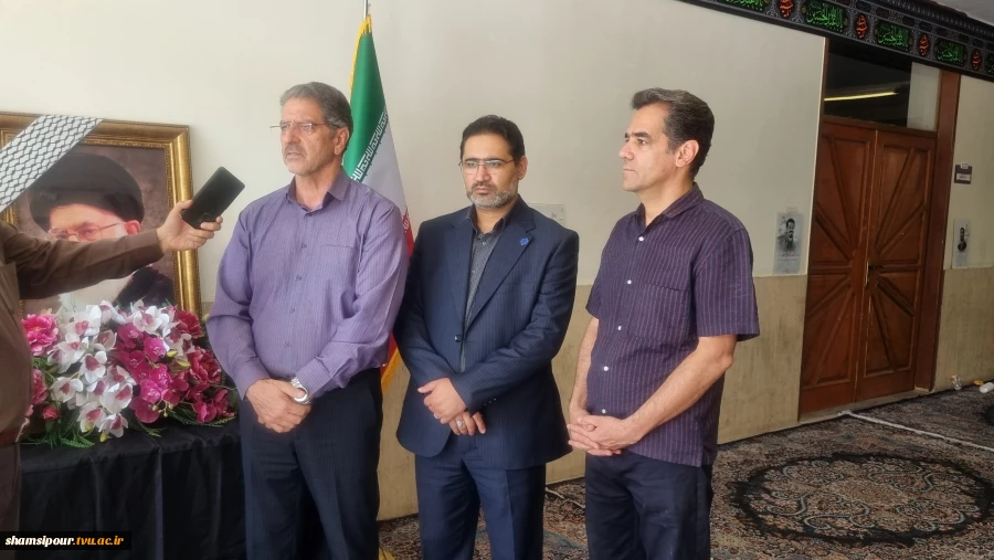 در آستانه برگزاری مراسم باشکوه وداع و تشییع پیکر مطهر رهبر معظم انقلاب،
 دکتر زمانی از روند آماده‌سازی موکب و محل اسکان زائران در دانشکده شهید شمسی‌پور بازدید کرد.
 6