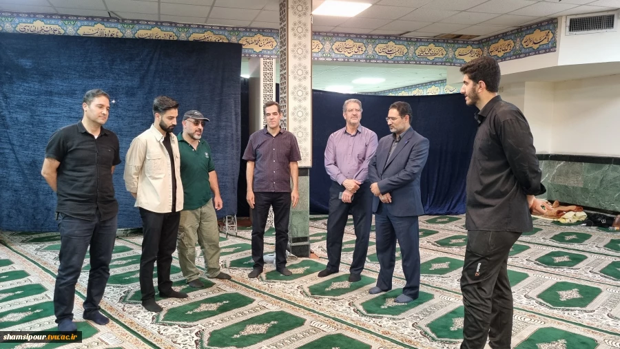 در آستانه برگزاری مراسم باشکوه وداع و تشییع پیکر مطهر رهبر معظم انقلاب،
دکتر زمانی از روند آماده‌سازی موکب و محل اسکان زائران در دانشکده شهید شمسی‌پور بازدید کرد.
 2