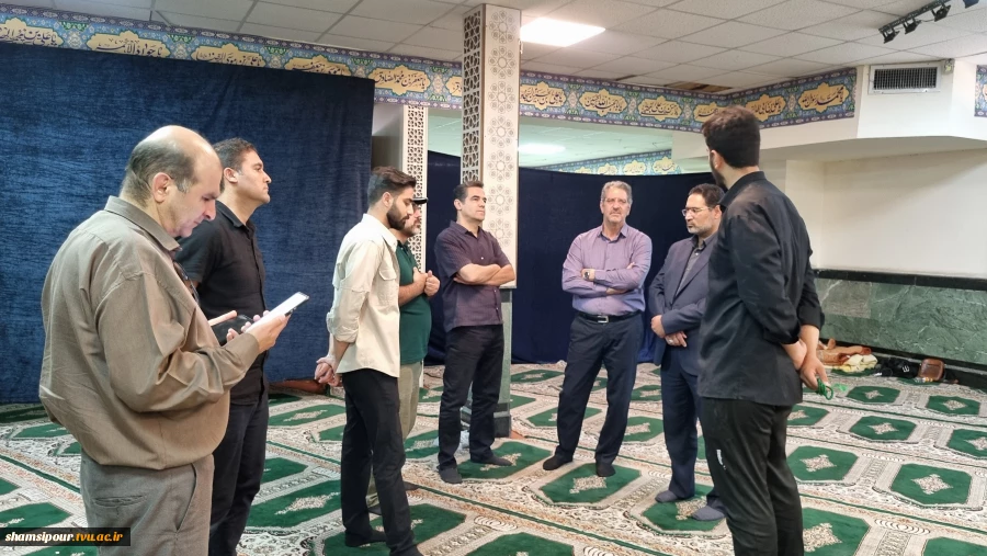 در آستانه برگزاری مراسم باشکوه وداع و تشییع پیکر مطهر رهبر معظم انقلاب،
دکتر زمانی از روند آماده‌سازی موکب و محل اسکان زائران در دانشکده شهید شمسی‌پور بازدید کرد.
 3