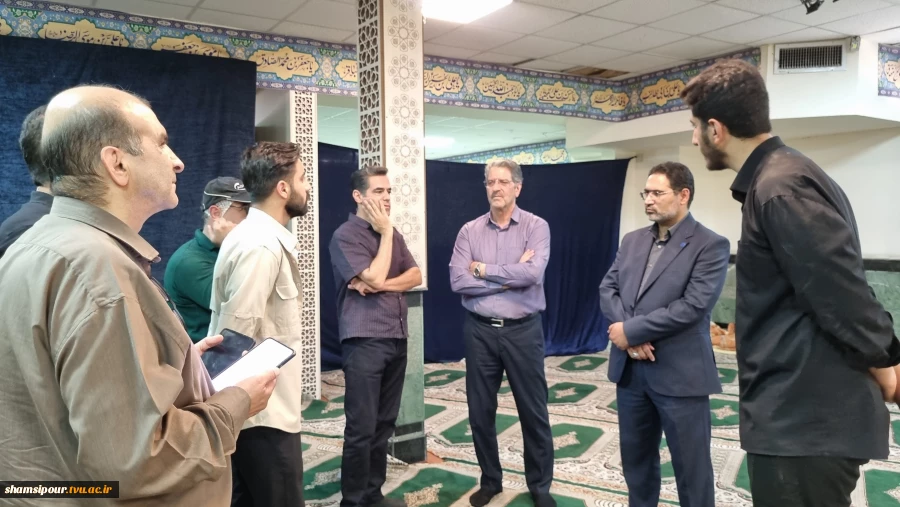 در آستانه برگزاری مراسم باشکوه وداع و تشییع پیکر مطهر رهبر معظم انقلاب،
دکتر زمانی از روند آماده‌سازی موکب و محل اسکان زائران در دانشکده شهید شمسی‌پور بازدید کرد.
 4