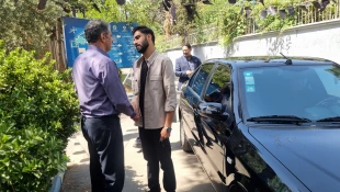 در آستانه برگزاری مراسم باشکوه وداع و تشییع پیکر مطهر رهبر معظم انقلاب،
دکتر زمانی از روند آماده‌سازی موکب و محل اسکان زائران در دانشکده شهید شمسی‌پور بازدید کرد.
 11