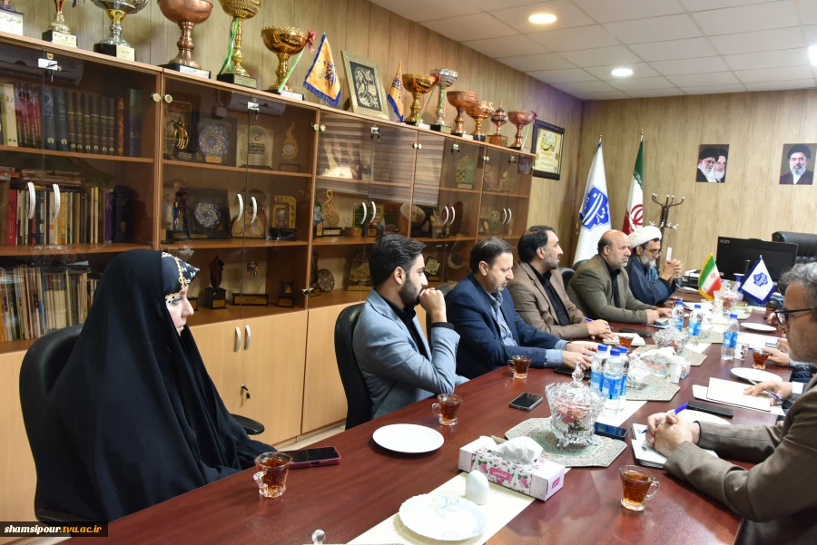 با حضور رئیس دانشگاه برگزار شد؛
نخستین جلسه ستاد اربعین حسینی دانشگاه ملی مهارت در راستای حضور پرشور دانشگاهیان در مراسم باشکوه پیاده‌روی اربعین حسینی ۱۴۰۵ 4