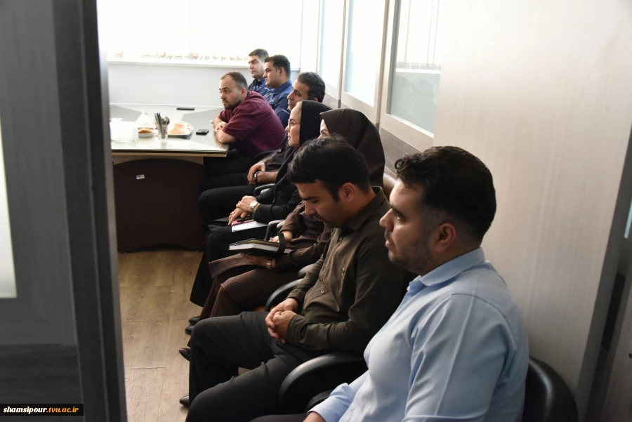 حضور رئیس دانشگاه ملی مهارت در اداره پشتیبانی و دیدار با کارکنان 3