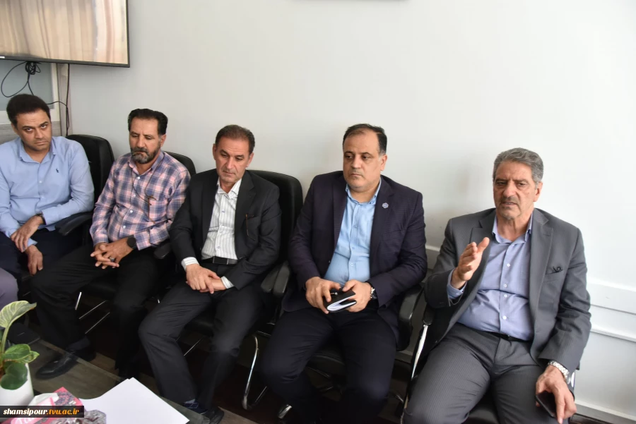 حضور رئیس دانشگاه ملی مهارت در اداره پشتیبانی و دیدار با کارکنان 6