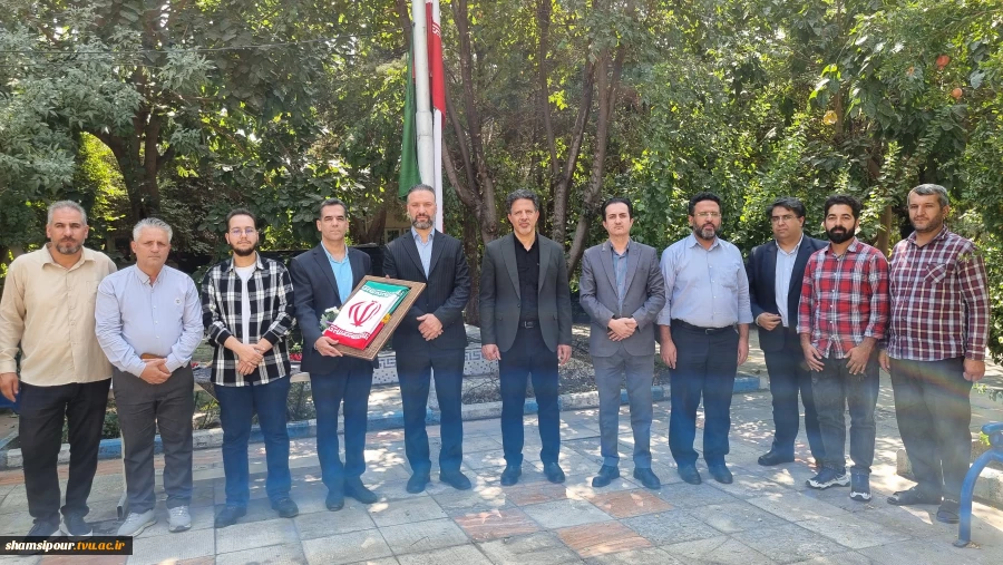 از آغاز سال تحصیلی تا اهتزاز پرچم ایران؛ 
دانشکده شهید شمسی‌پور به استقبال سالی تازه رفت 15