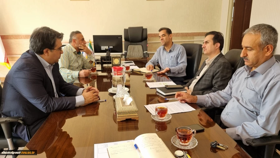 نهمین جلسه شورای معاونین دانشکده شهید شمسی‌پور؛
با هدف تأکید بر هماهنگی و حرکت در مسیر اهداف دانشکده  2