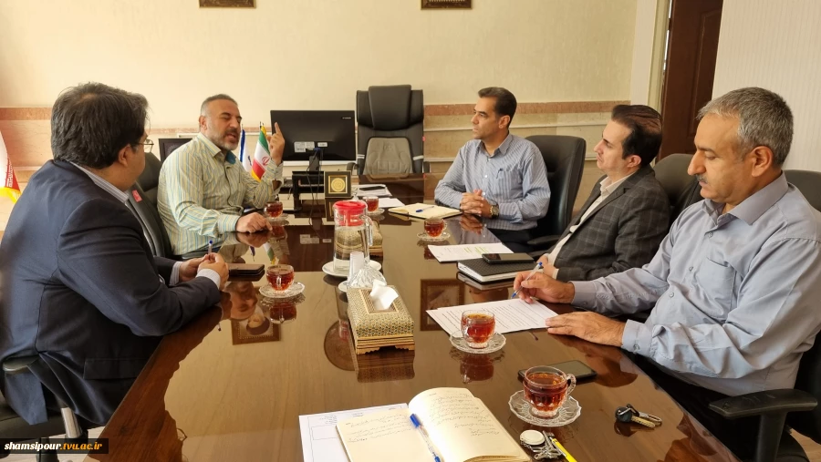نهمین جلسه شورای معاونین دانشکده شهید شمسی‌پور؛
با هدف تأکید بر هماهنگی و حرکت در مسیر اهداف دانشکده  2